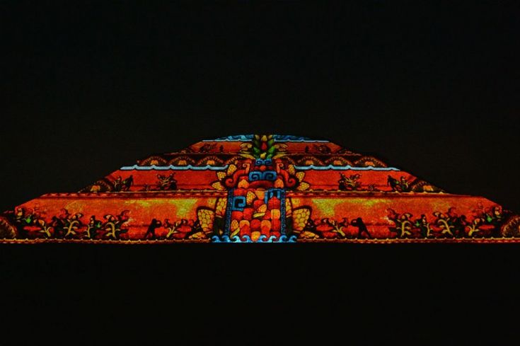 El espectacular videomapping que esta proyectandose en Teotihuacan FOTOS